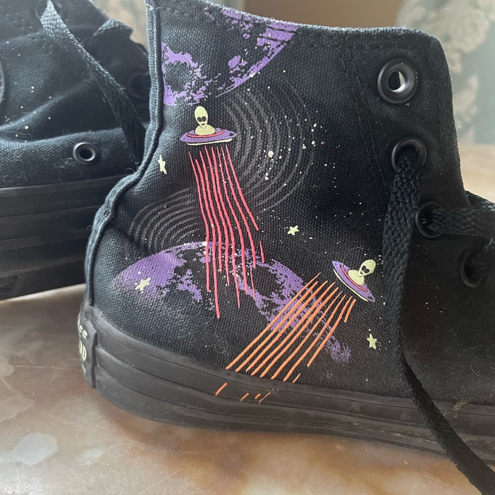 Black Alien Space high top Converse glow in the dark - Picture 5 of 9